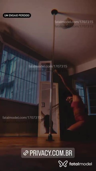 Acompanhante mulher morena (o) de olhos pretos - Naomy Duttra