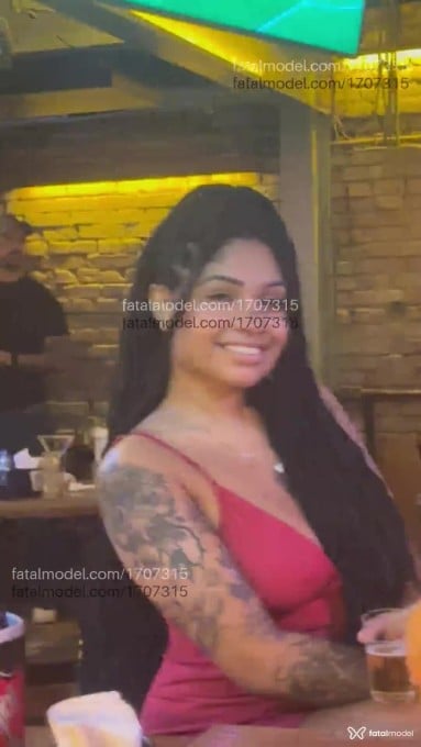 Acompanhante mulher morena (o) de olhos pretos - Naomy Duttra