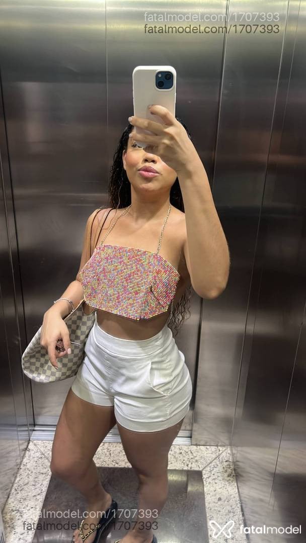 Acompanhante mulher com cabelo castanho de olhos castanhos em Passo Fundo Acompanhante mulher com cabelo castanho de olhos castanhos em Passo Fundo - Maria Eduarda