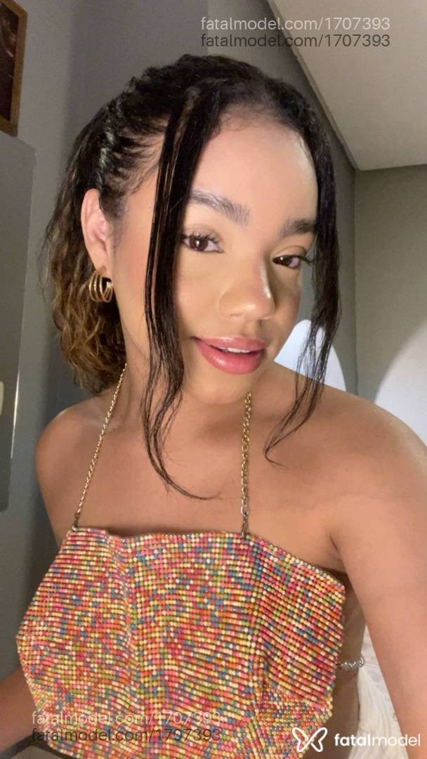 Acompanhante mulher com cabelo castanho de olhos castanhos em Passo Fundo Acompanhante mulher com cabelo castanho de olhos castanhos em Passo Fundo - Maria Eduarda