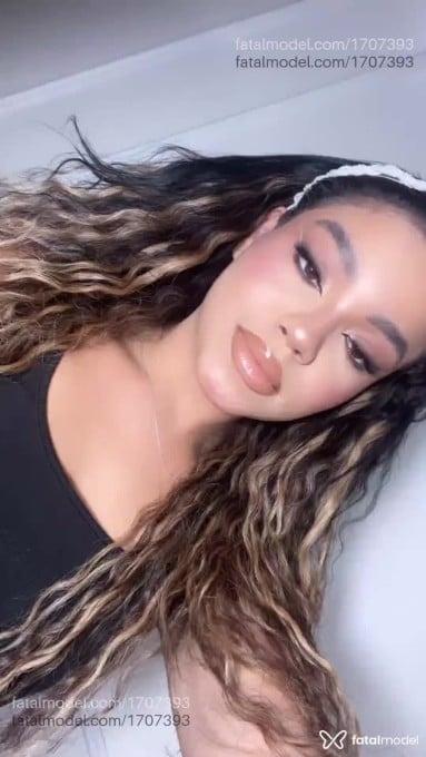 Acompanhante mulher com cabelo castanho de olhos castanhos em Passo Fundo Acompanhante mulher com cabelo castanho de olhos castanhos em Passo Fundo - Maria Eduarda