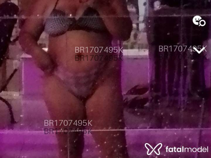 Acompanhante mulher morena (o) de olhos castanhos em Canarana - Melissa