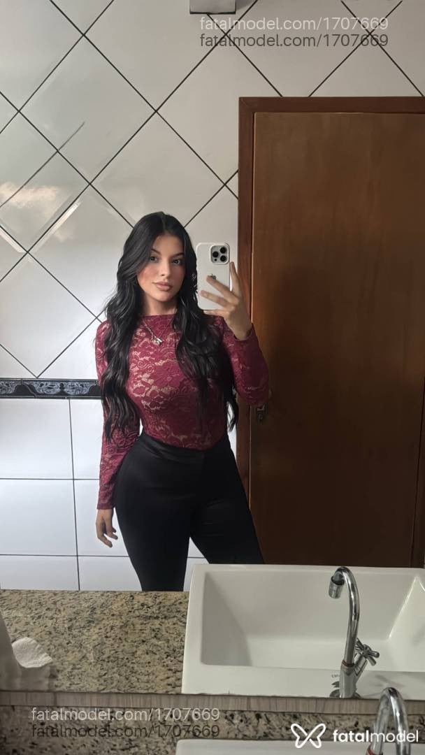 Acompanhante mulher morena (o) de olhos pretos em Mafra - Bárbara