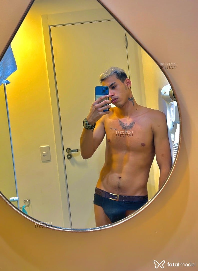 Acompanhante homem morena (o) de olhos castanhos em Curitiba Acompanhante homem morena (o) de olhos castanhos em Curitiba - Apollo Coutinho