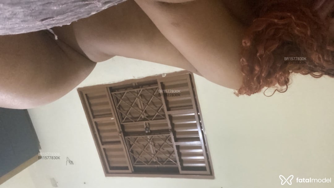 Acompanhante mulher trans ruiva (o) de olhos castanhos em Balneário Camboriú - mia albuquerque