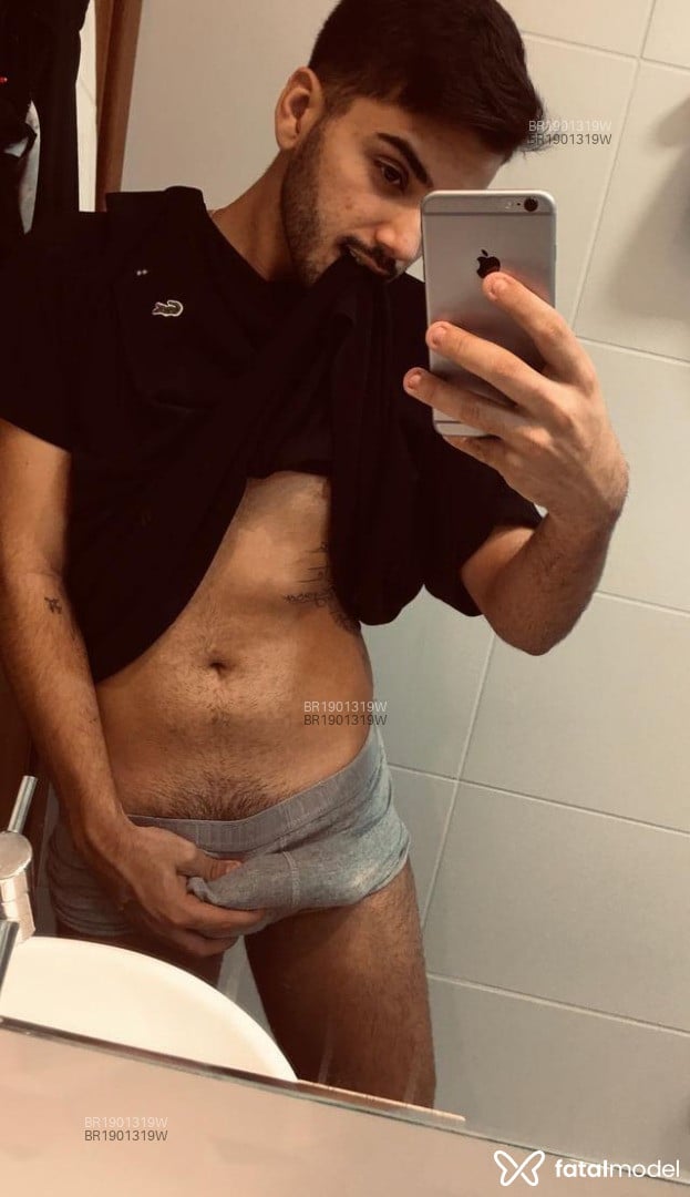 Acompanhante homem com cabelo castanho de olhos castanhos em São Paulo Acompanhante homem com cabelo castanho de olhos castanhos em São Paulo - Gabriel Gutierrez