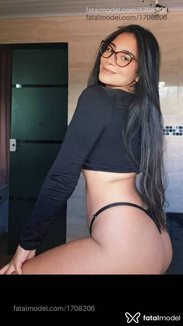 Acompanhante mulher morena (o) de olhos pretos - Lari