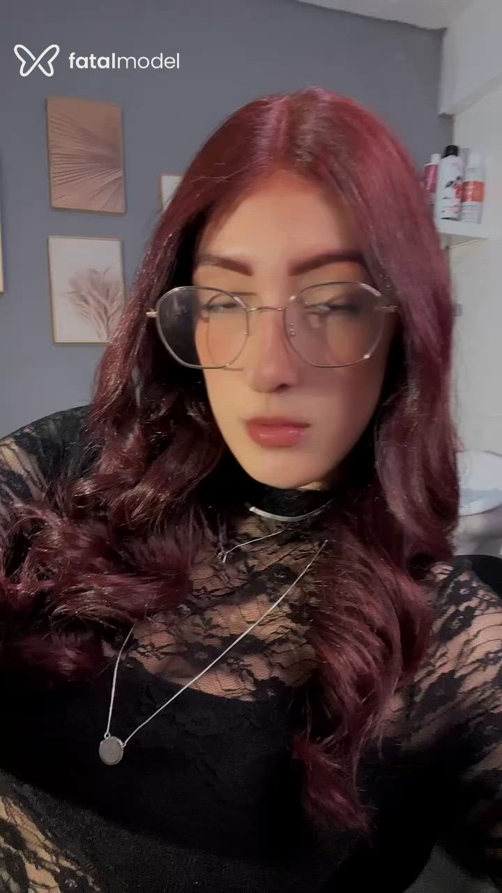 Acompanhante mulher ruiva (o) de olhos pretos - Roberta Acompanhante mulher ruiva (o) de olhos pretos - Roberta