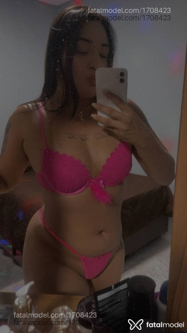 Acompanhante mulher com cabelo castanho de olhos pretos - Juliana Belfort