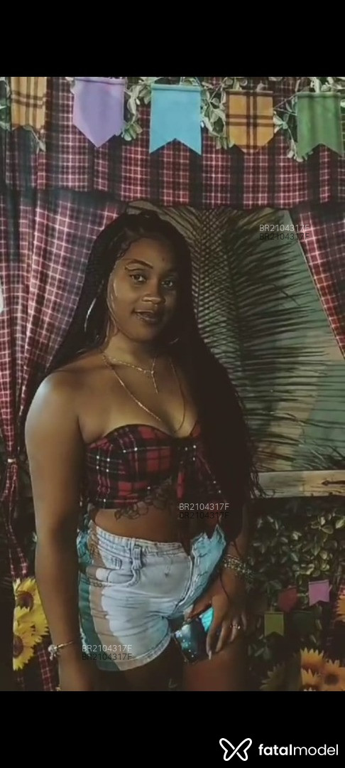 Acompanhante mulher com cabelo castanho de olhos castanhos em Rio de Janeiro Acompanhante mulher com cabelo castanho de olhos castanhos em Rio de Janeiro - Julie