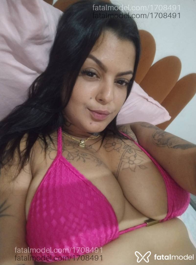 Acompanhante mulher com cabelo castanho de olhos castanhos - Aryanni Brandão