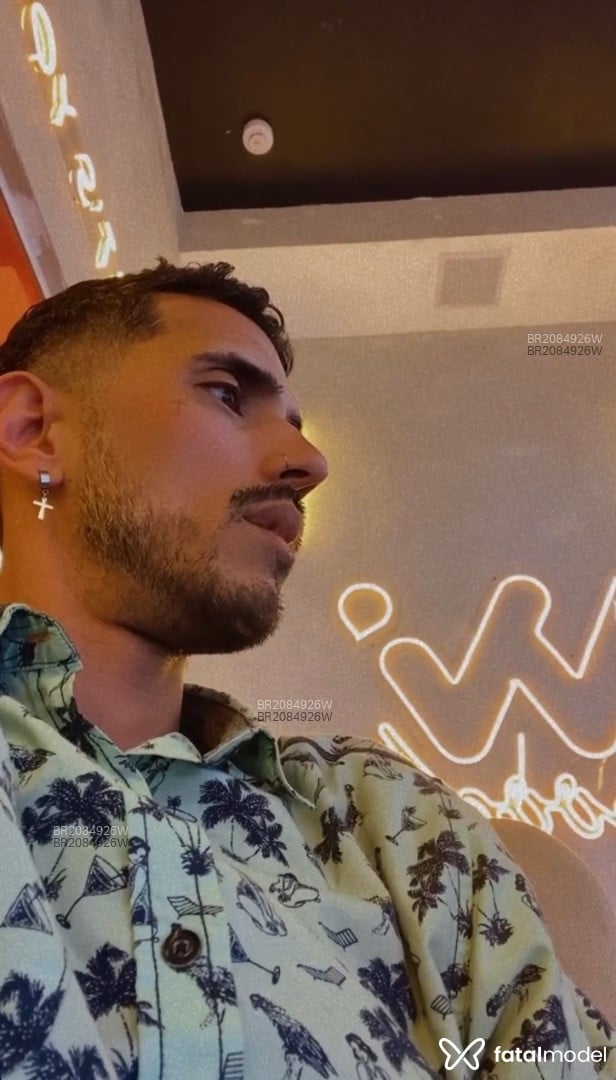 Acompanhante homem com cabelo castanho de olhos castanhos em Rio de Janeiro - Henrique
