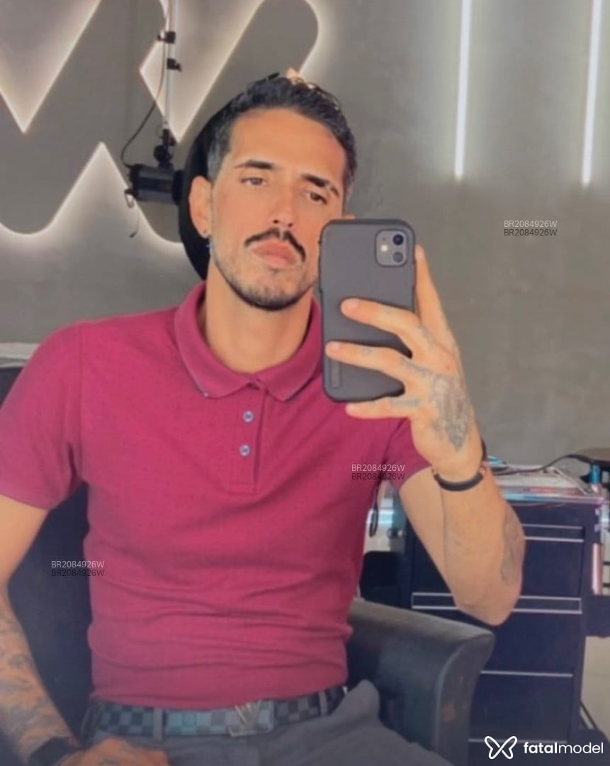 Acompanhante homem com cabelo castanho de olhos castanhos em Rio de Janeiro - Henrique