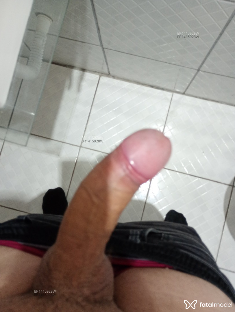 Acompanhante homem com cabelo grisalho de olhos castanhos em Curitiba - Magno