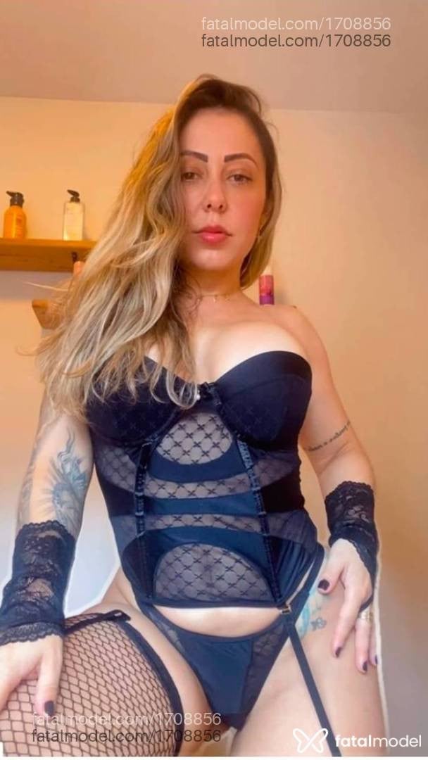 Acompanhante mulher loira (o) de olhos verdes - Maitê