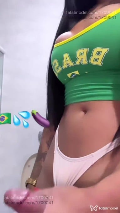 Acompanhante mulher trans morena (o) de olhos castanhos em Porto Alegre Acompanhante mulher trans morena (o) de olhos castanhos em Porto Alegre - Laís Bueno