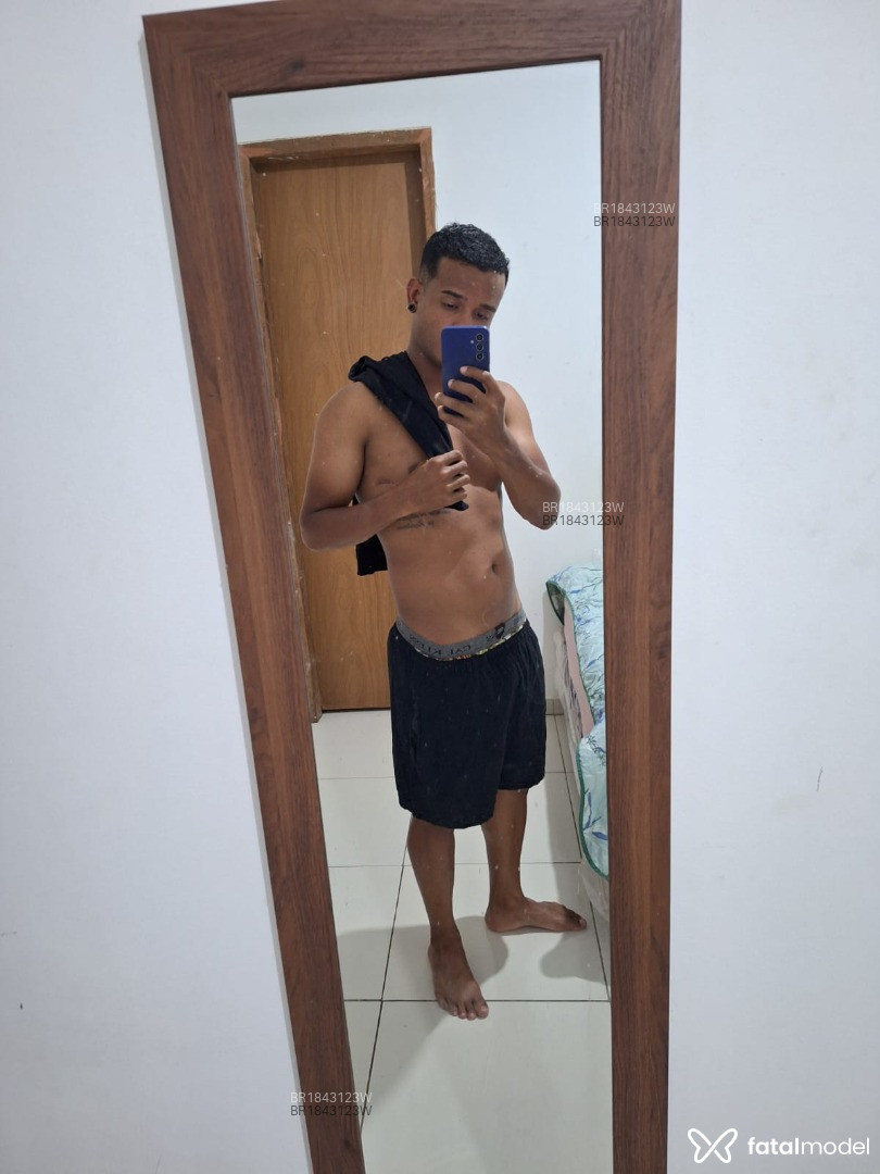 Acompanhante homem morena (o) de olhos castanhos - Bruninho Acompanhante homem morena (o) de olhos castanhos - Bruninho