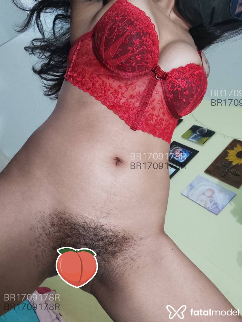 Acompanhante mulher morena (o) de olhos castanhos - Angie Acompanhante mulher morena (o) de olhos castanhos - Angie