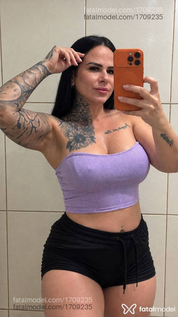 Acompanhante mulher morena (o) de olhos castanhos - Alice