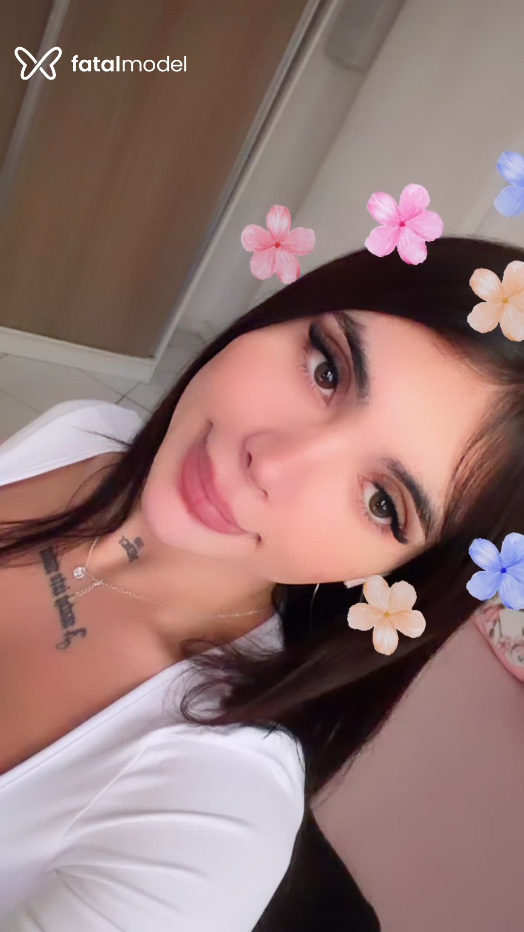 Acompanhante mulher trans morena (o) de olhos castanhos - Jade Oliveira