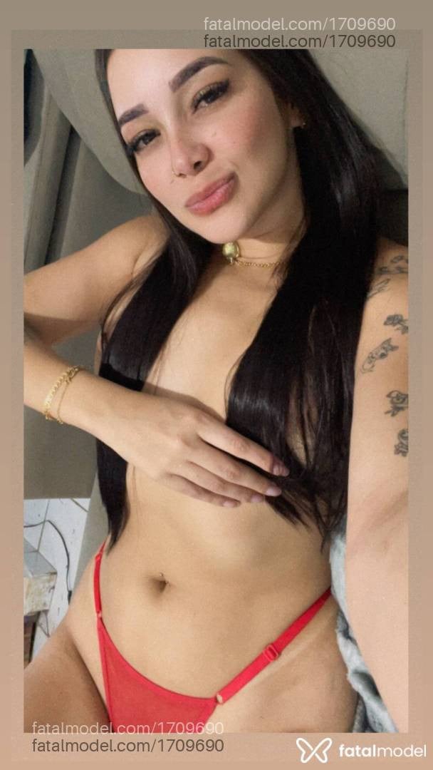 Acompanhante mulher morena (o) de olhos castanhos - Alice Queiroz