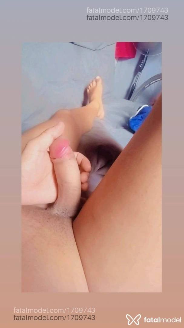 Acompanhante mulher trans com cabelo castanho de olhos castanhos - Laura