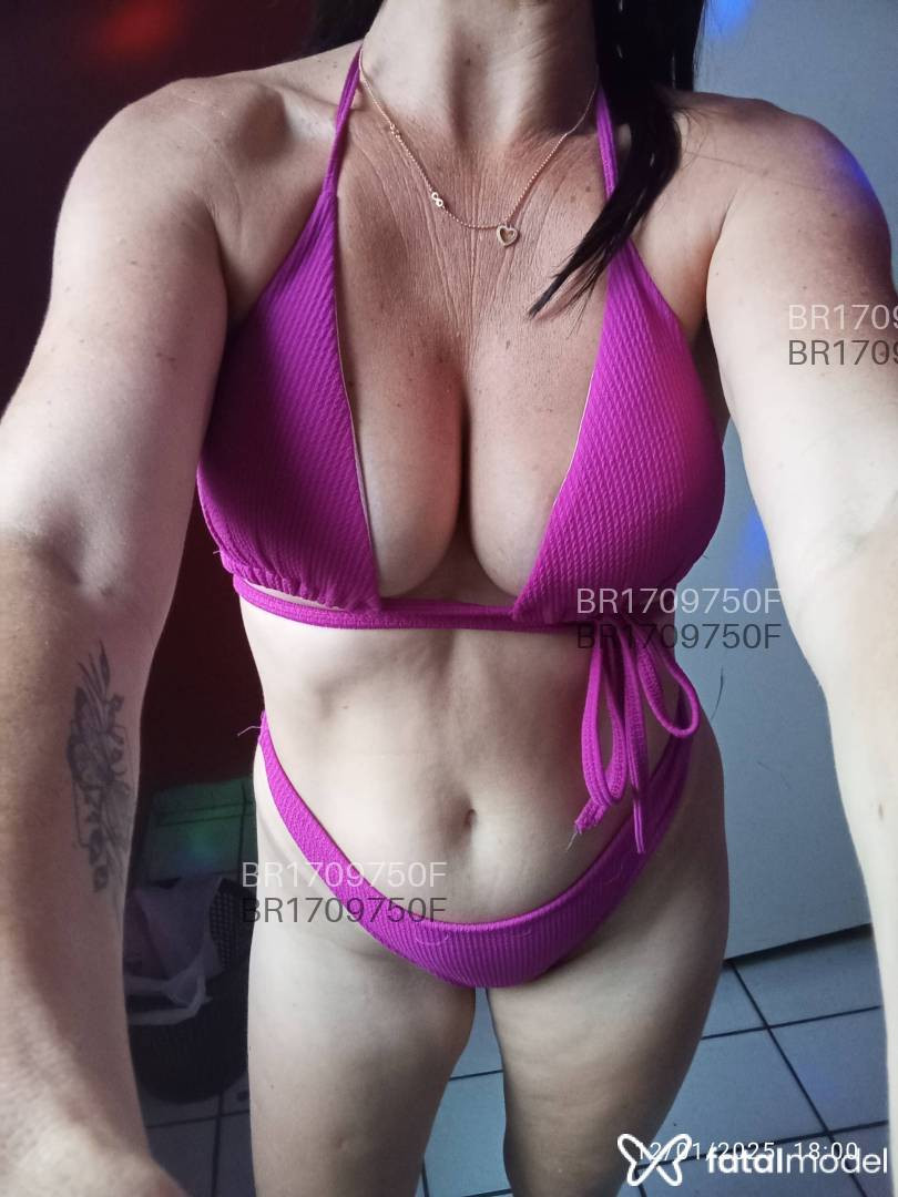 Acompanhante mulher com cabelo castanho de olhos castanhos - Gabi Gabii Acompanhante mulher com cabelo castanho de olhos castanhos - Gabi Gabii