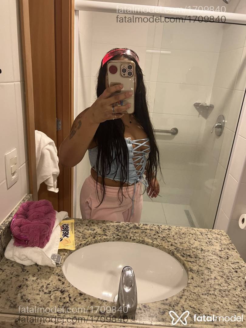 Acompanhante mulher com cabelo castanho de olhos castanhos - Ruthy Oliver