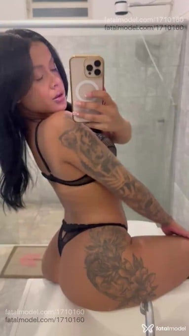 Acompanhante mulher morena (o) de olhos pretos em Macaé - Mia Ferrari