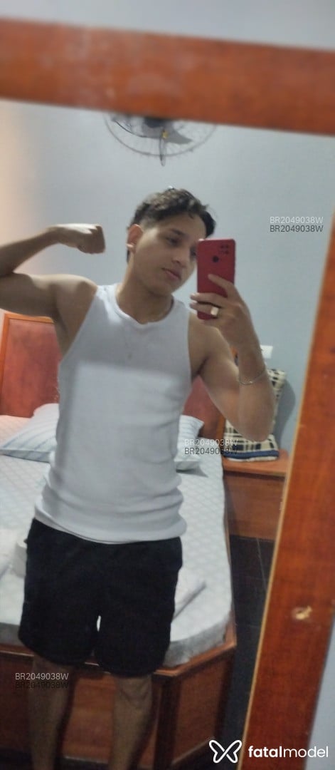 Acompanhante homem com cabelo castanho de olhos castanhos em São Paulo Acompanhante homem com cabelo castanho de olhos castanhos em São Paulo - Cesar