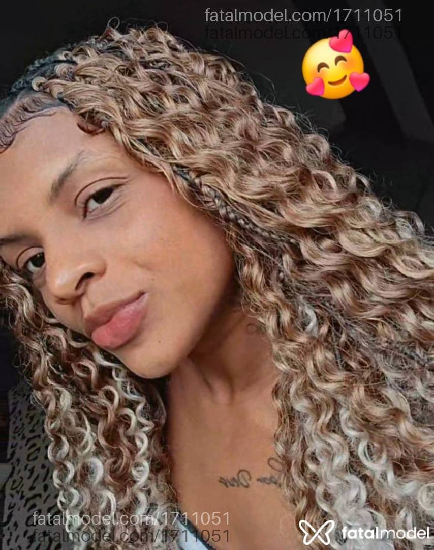 Acompanhante mulher morena (o) de olhos pretos em Rio das Ostras - Laylla bumb ouro