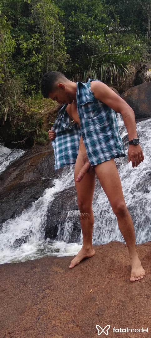 Acompanhante homem morena (o) de olhos castanhos em Cariacica Acompanhante homem morena (o) de olhos castanhos em Cariacica - DominadorXXL