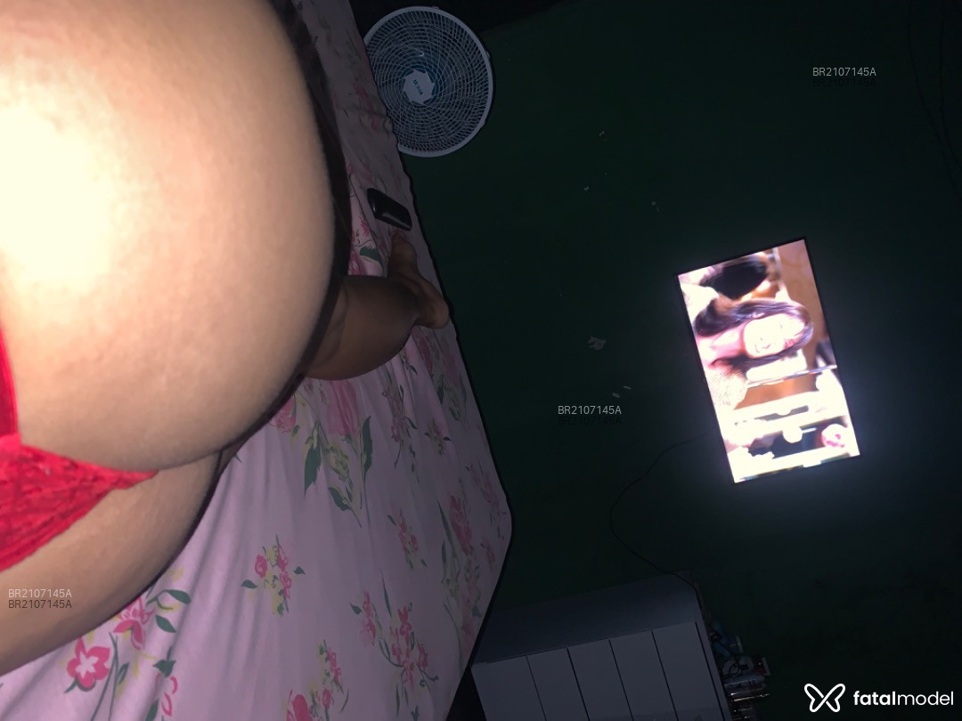 Acompanhante mulher com cabelo castanho de olhos castanhos em Virtual Acompanhante mulher com cabelo castanho de olhos castanhos em Virtual - Luísa