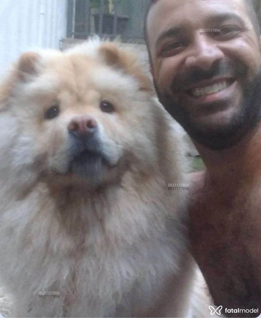 Acompanhante homem com cabelo castanho de olhos castanhos em São Paulo Acompanhante homem com cabelo castanho de olhos castanhos em São Paulo - Victor