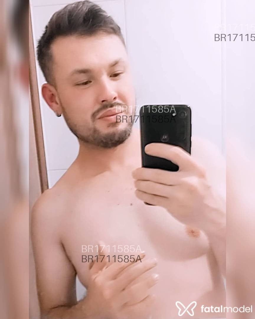 Acompanhante homem com cabelo castanho de olhos castanhos - Thi Gomes Acompanhante homem com cabelo castanho de olhos castanhos - Thi Gomes