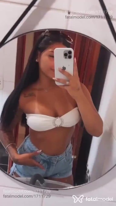 Acompanhante mulher morena (o) de olhos castanhos - Livia Santos
