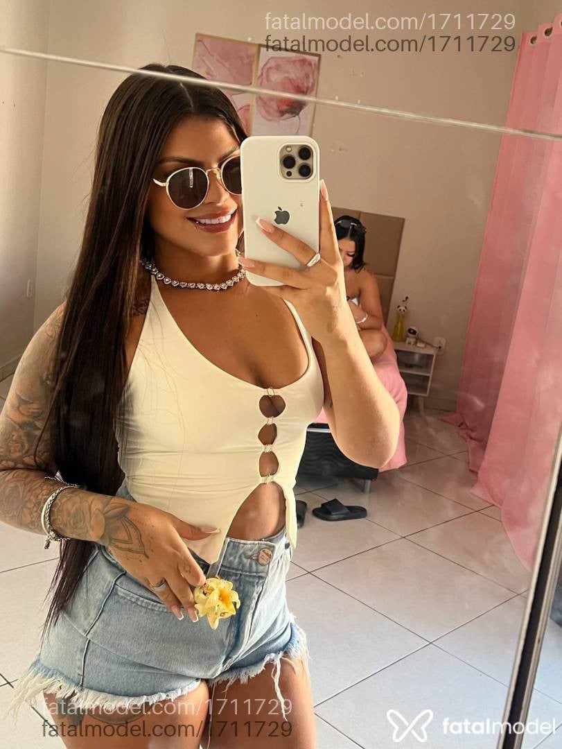 Acompanhante mulher morena (o) de olhos castanhos - Livia Santos
