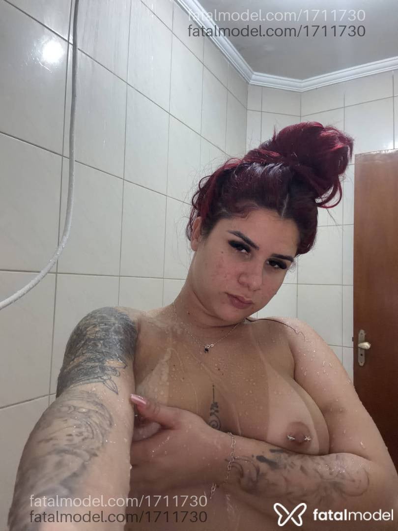 Acompanhante mulher ruiva (o) de olhos castanhos - Agatha Reis