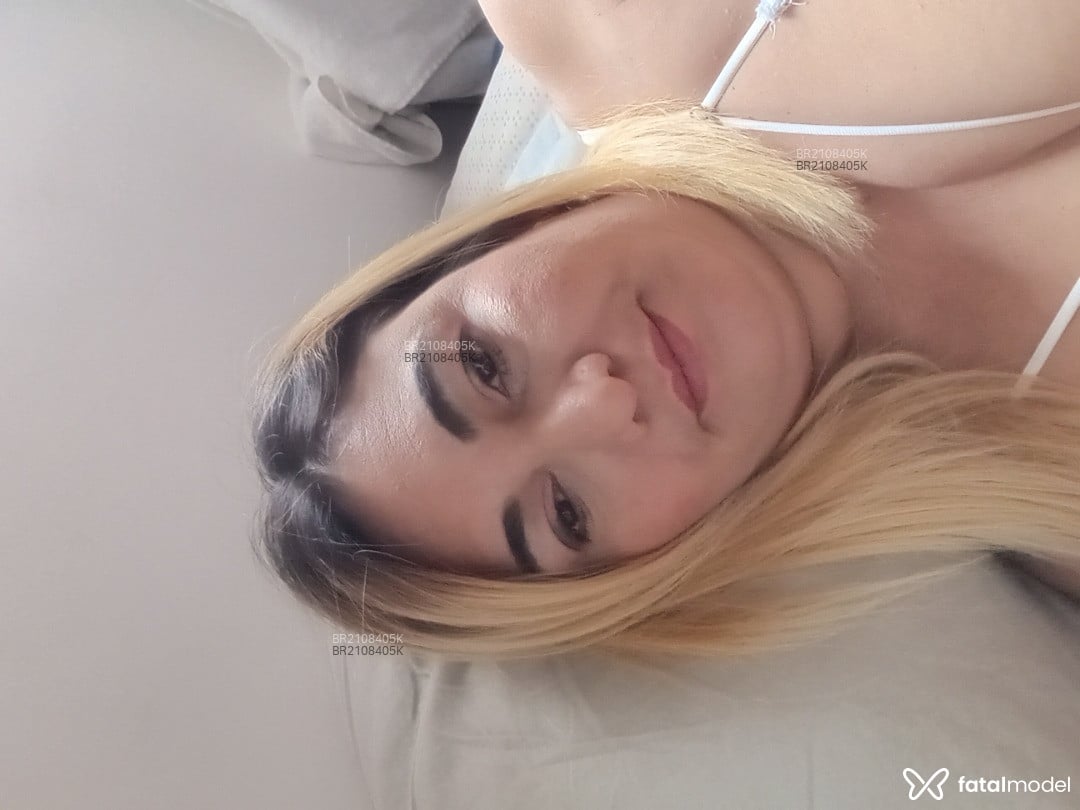 Acompanhante mulher loira (o) de olhos castanhos - Stephany Acompanhante mulher loira (o) de olhos castanhos - Stephany