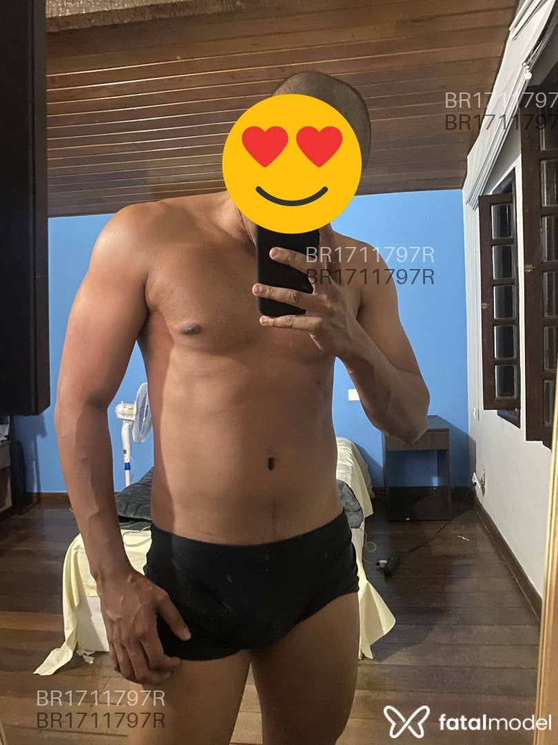 Acompanhante homem sem cabelo de olhos castanhos em Rio de Janeiro - Michael Dias