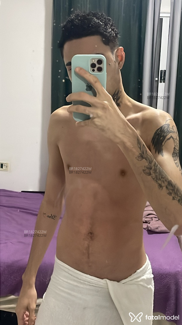 Acompanhante homem morena (o) de olhos pretos - Víctor Azevedo Acompanhante homem morena (o) de olhos pretos - Víctor Azevedo
