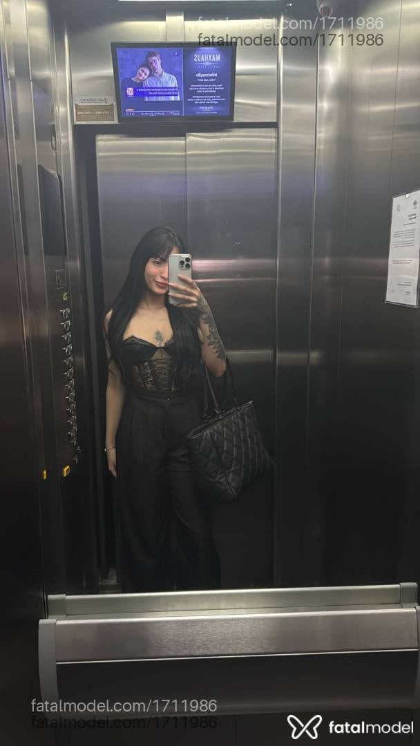Acompanhante mulher morena (o) de olhos castanhos em São Paulo Acompanhante mulher morena (o) de olhos castanhos em São Paulo - Jade
