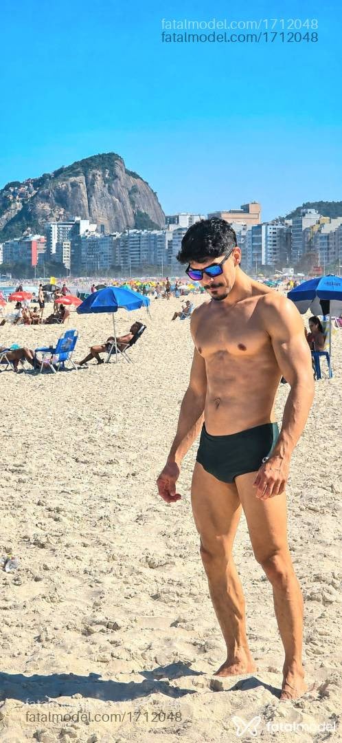 Acompanhante homem morena (o) de olhos pretos - Vinicius