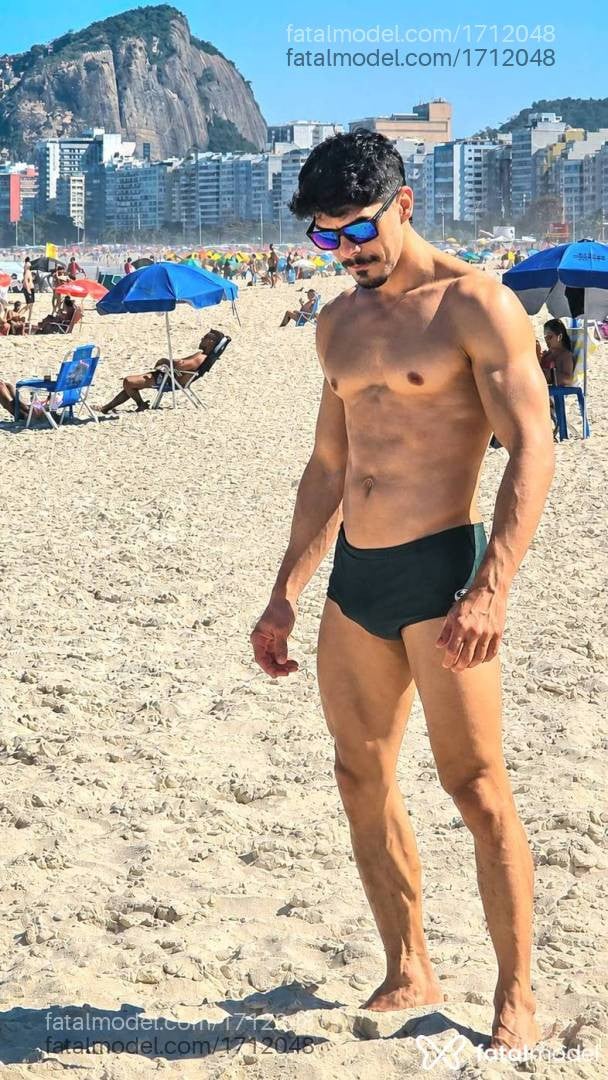 Acompanhante homem morena (o) de olhos pretos - Vinicius