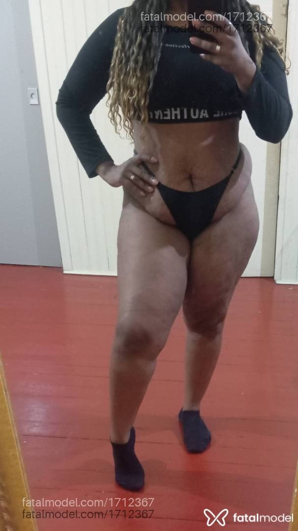 Acompanhante mulher com cabelo castanho de olhos castanhos - Bya Kosloviski
