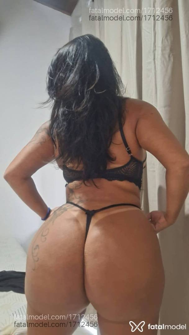 Acompanhante mulher morena (o) de olhos castanhos - Ya Romani