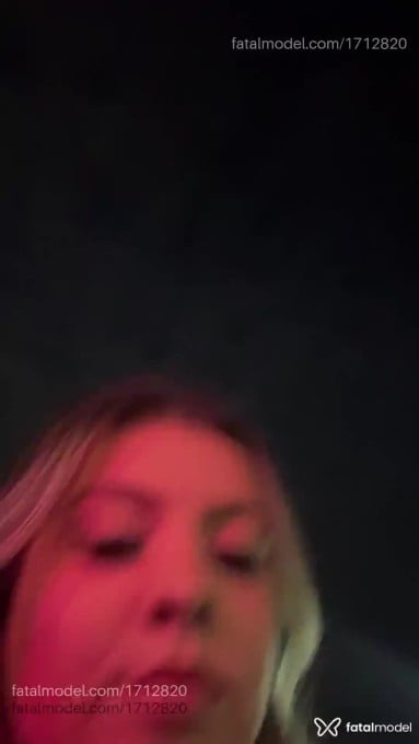 Acompanhante mulher loira (o) de olhos castanhos em Cascavel - Caroline