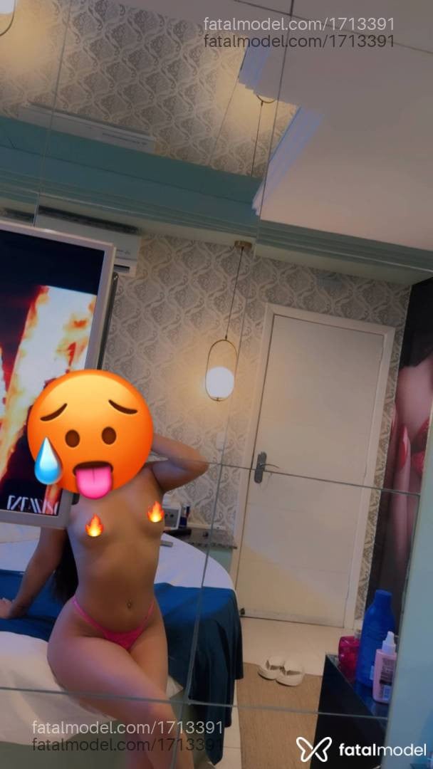 Acompanhante mulher com cabelo castanho de olhos castanhos em Chapecó - Gabriela Bernardi
