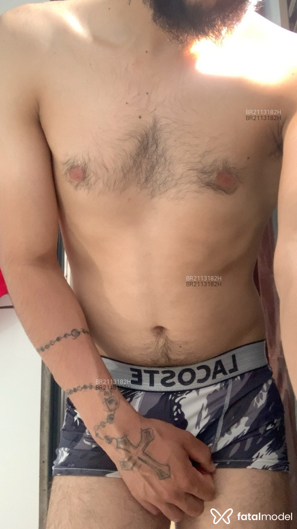 Acompanhante homem com cabelo castanho de olhos castanhos em Virtual - Thata