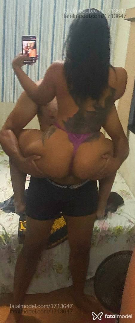 Acompanhante mulher com cabelo castanho de olhos castanhos - Palominha Ribeiro